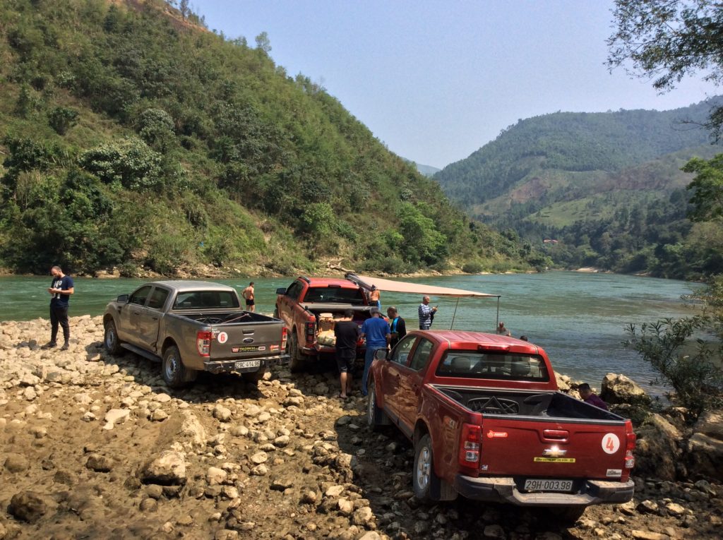 4X4 Drive Hanoi to Sapa 3 Days